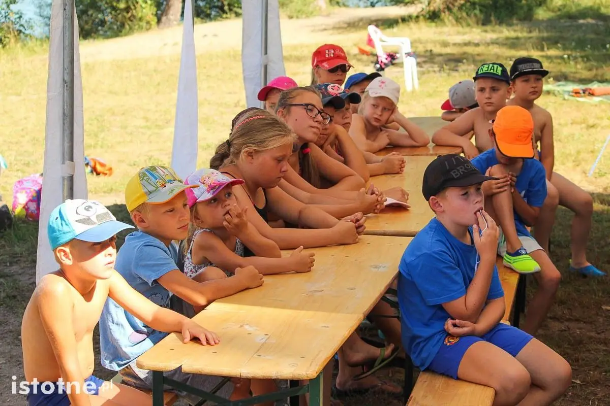 Strażacy uczą jak bezpiecznie wypoczywać nad wodą