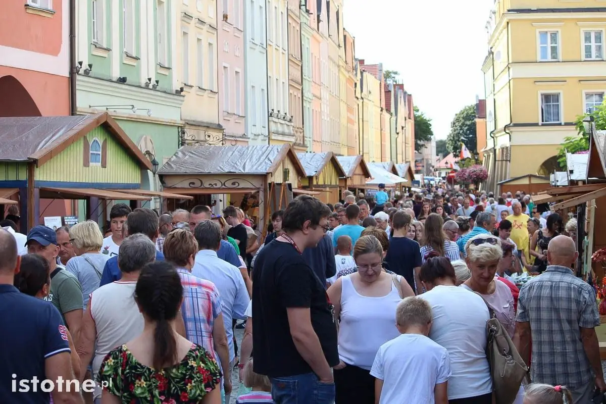 Na bolesławieckim Rynku trwają targi ceramiki