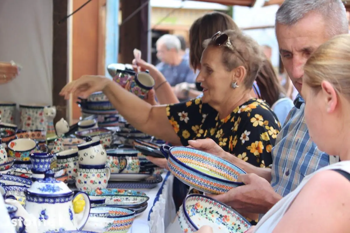 Na bolesławieckim Rynku trwają targi ceramiki