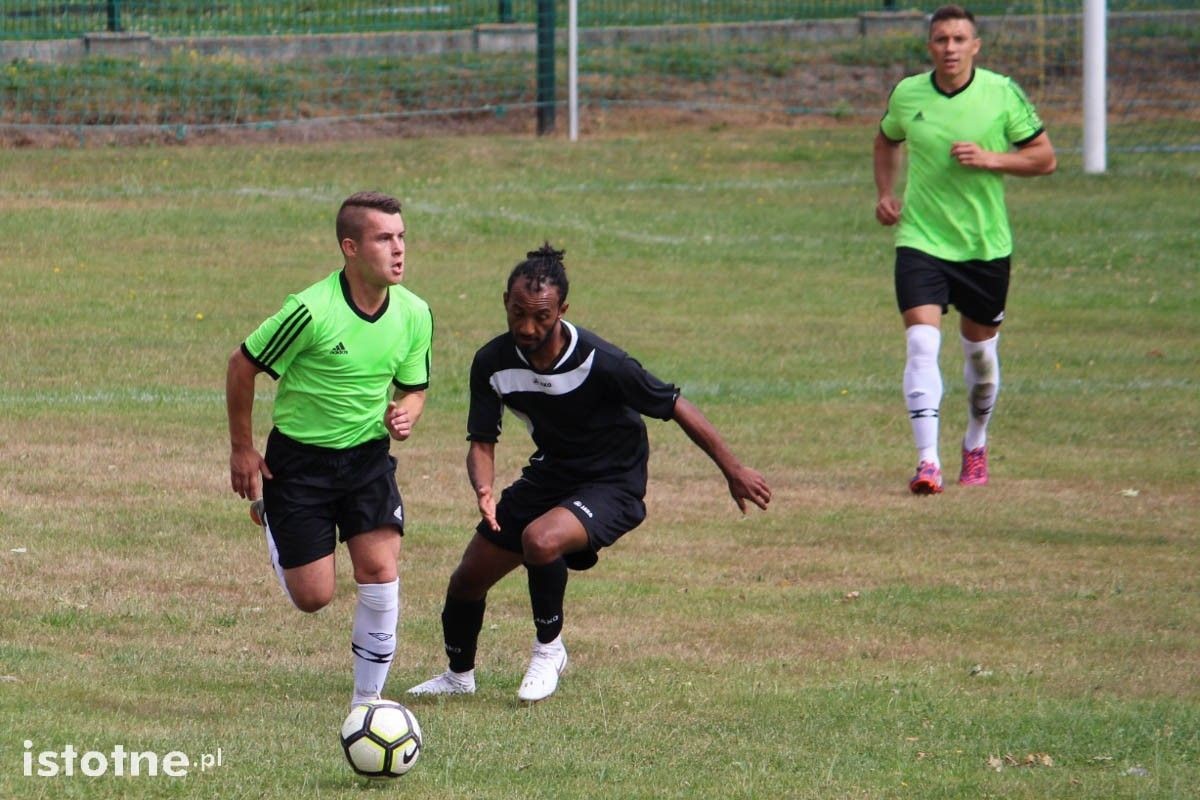 Stare Jaroszowice postawiły się Victorii Ruszów