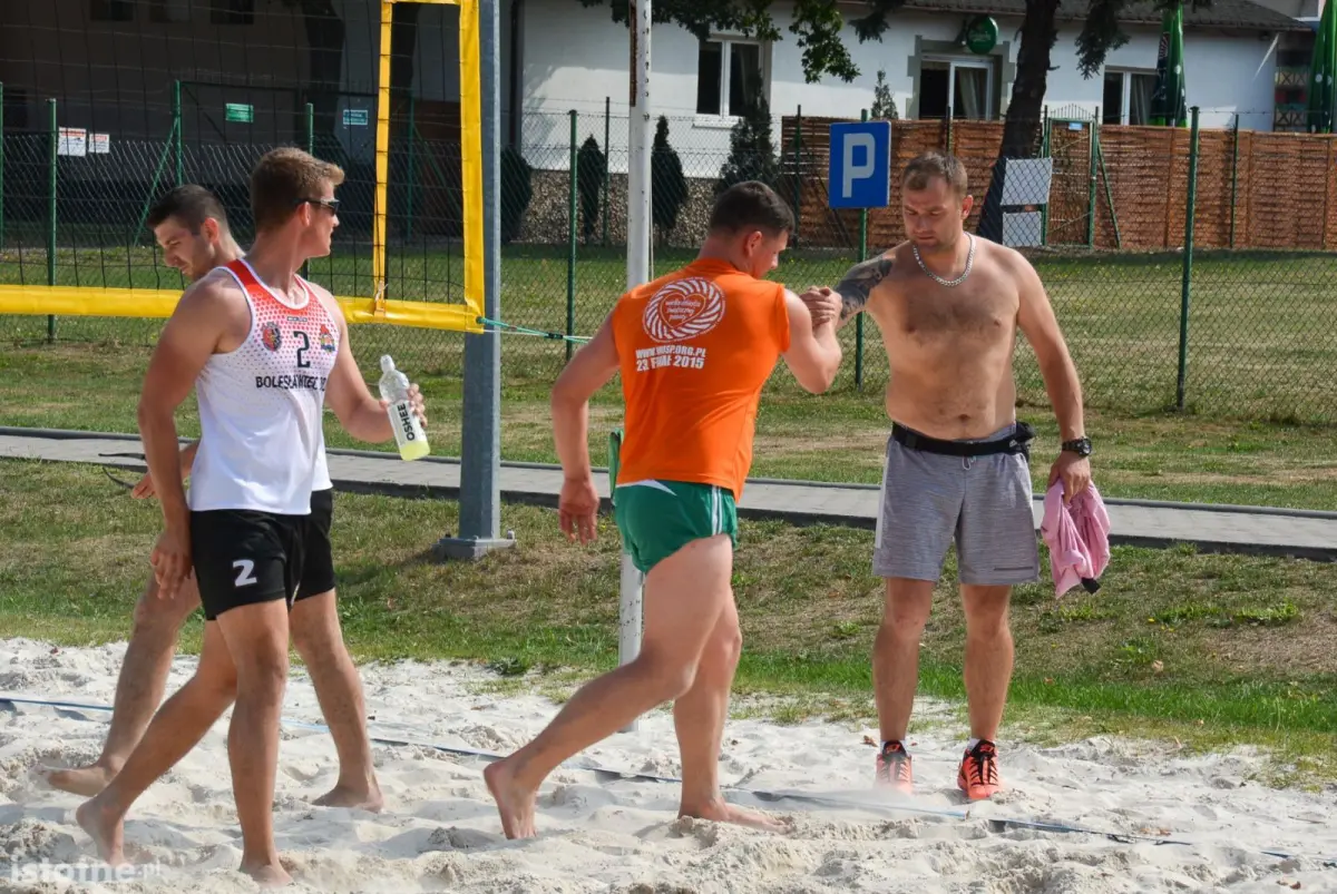 Strażacy, czyli znakomici siatkarze plażowi