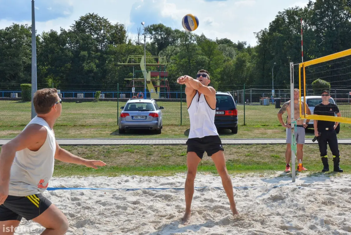 Strażacy, czyli znakomici siatkarze plażowi