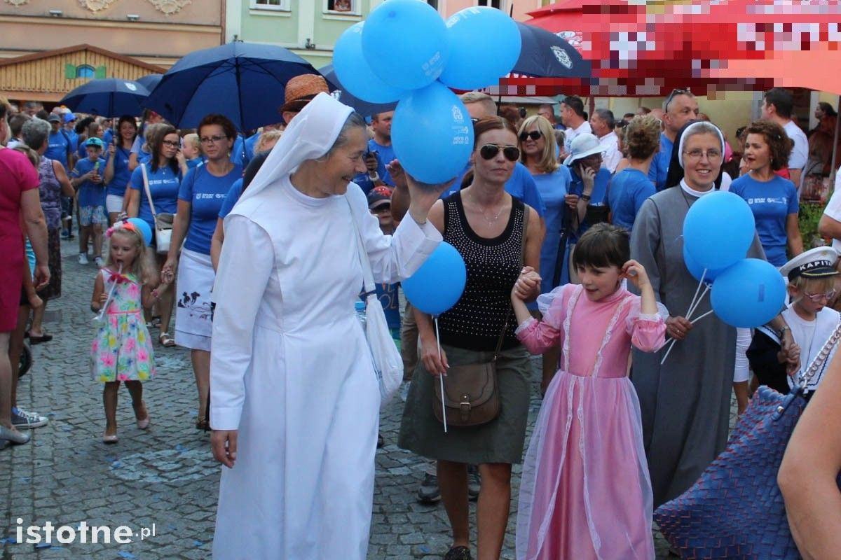 Barwna parada na Bolesławieckim Święcie Ceramiki