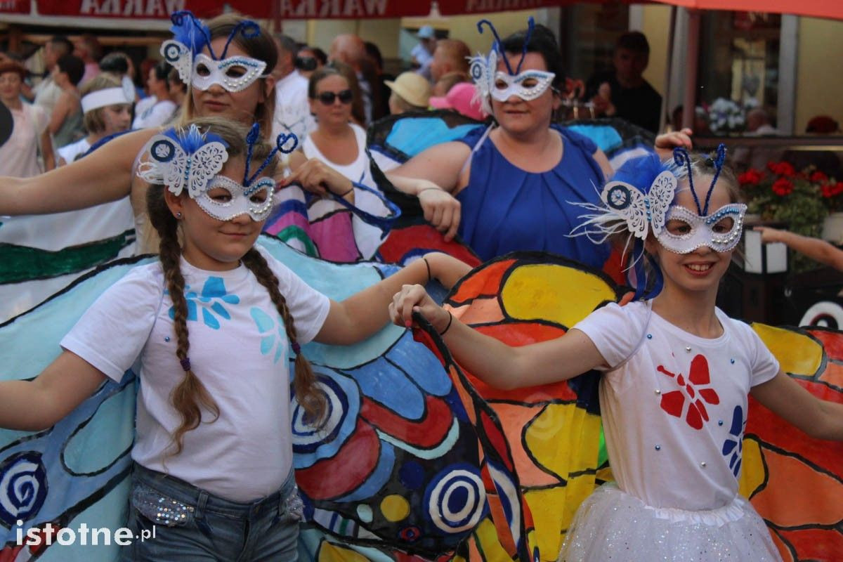 Barwna parada na Bolesławieckim Święcie Ceramiki
