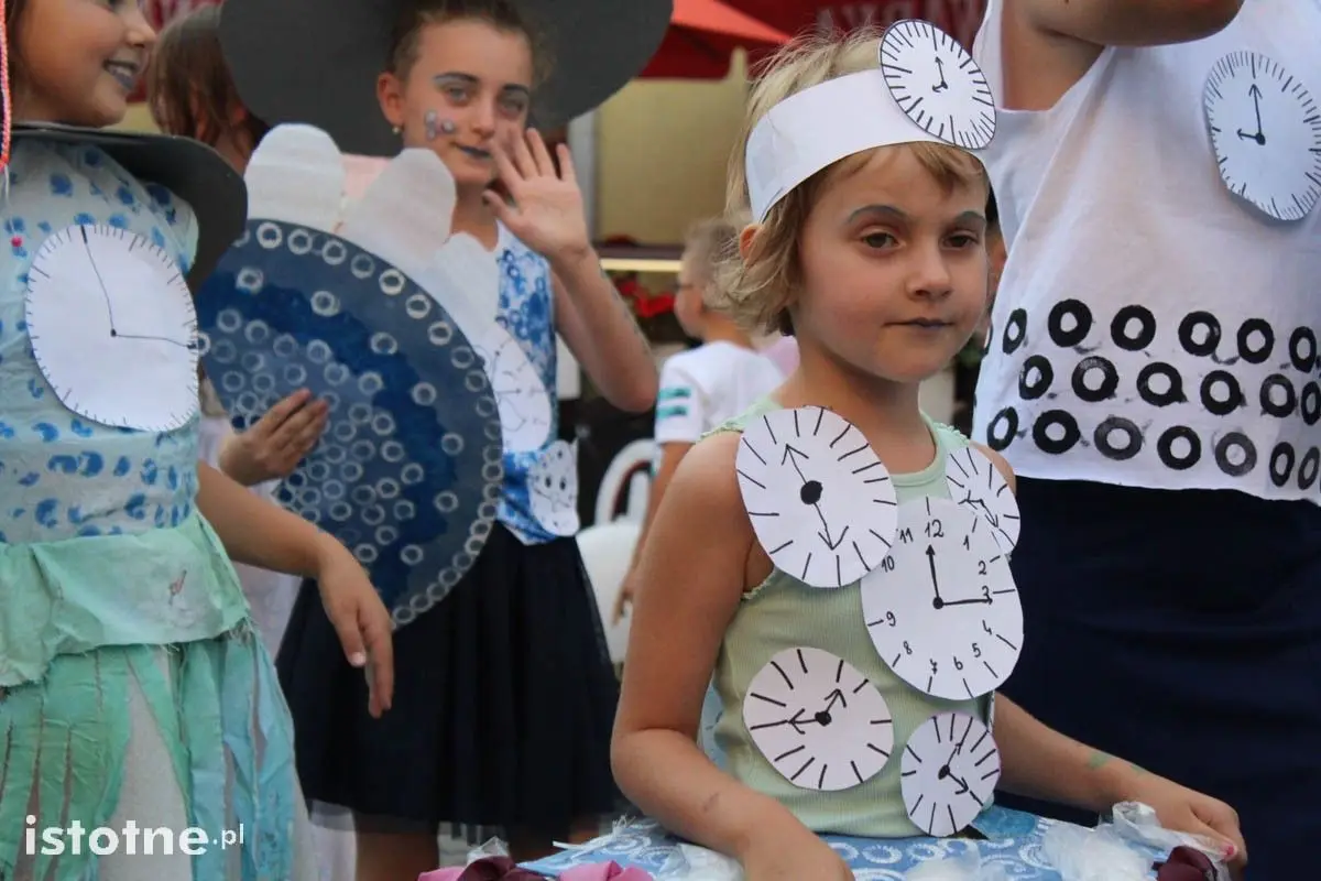 Barwna parada na Bolesławieckim Święcie Ceramiki