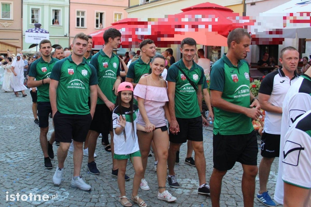 Barwna parada na Bolesławieckim Święcie Ceramiki