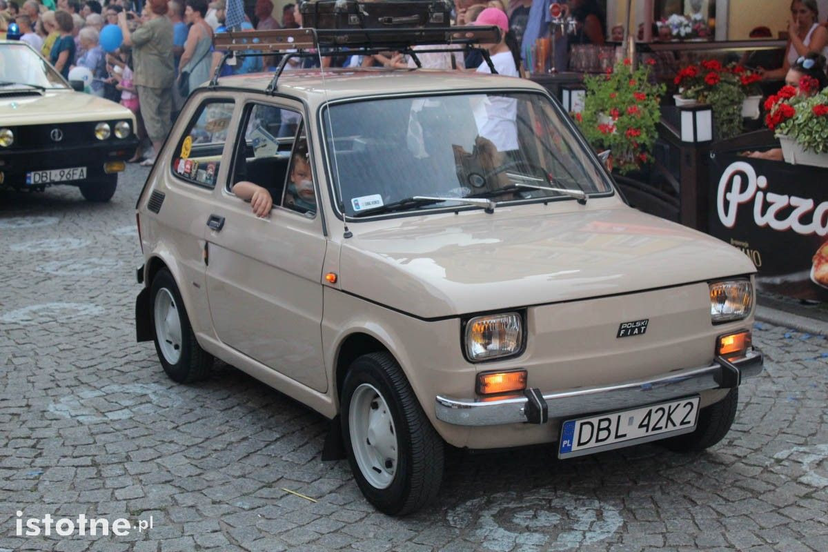 Barwna parada na Bolesławieckim Święcie Ceramiki