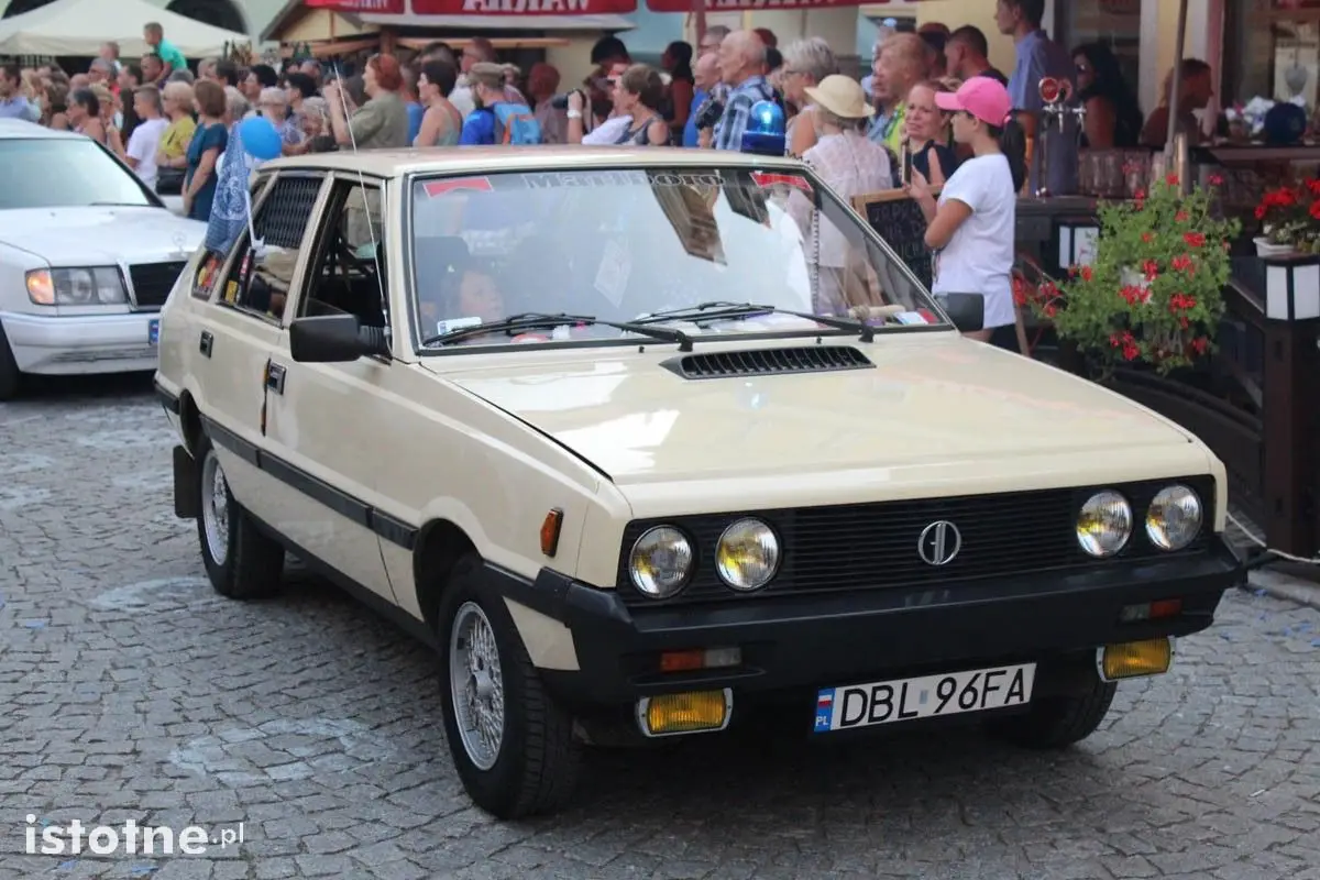 Barwna parada na Bolesławieckim Święcie Ceramiki