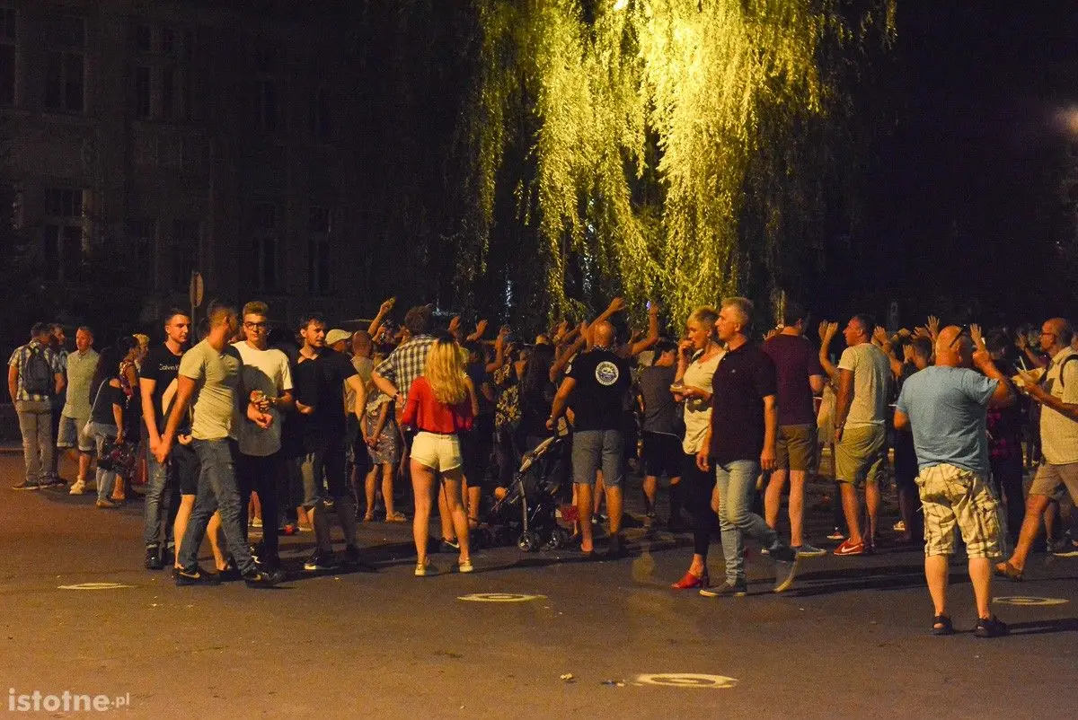 Glina Show: Warsztaty chodzenia po ogniu