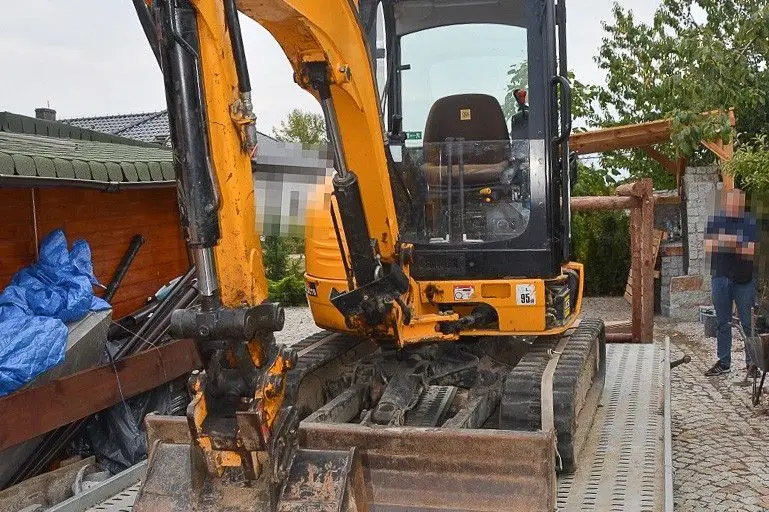 Odzyskali lawetę i koparkę o wartości ponad 100 tys. zł