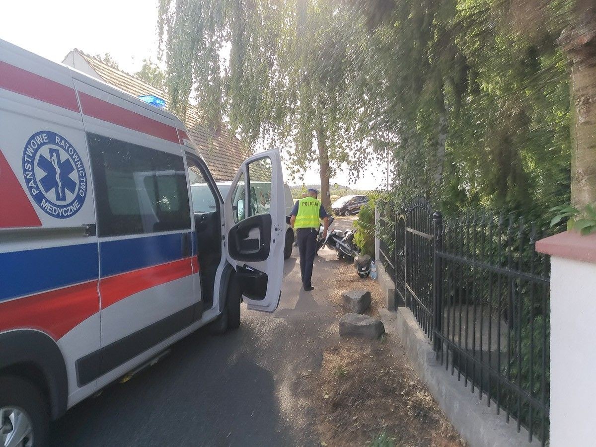 Wypadek motocyklisty i busa w Kruszynie