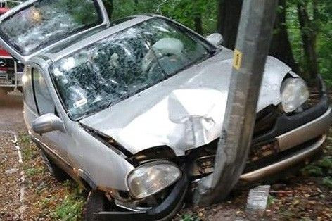 Wypadek między Osiecznicą a Kliczkowem, jedna osoba w szpitalu