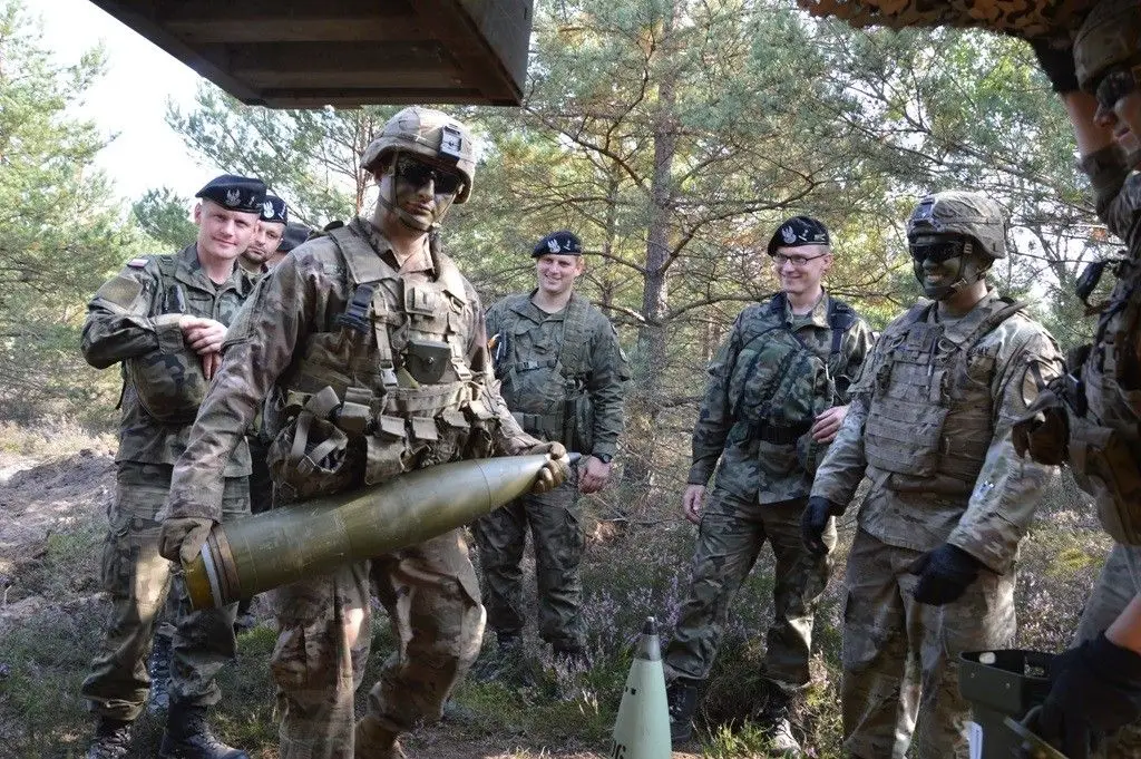 Współpraca polskich i amerykańskich artylerzystów