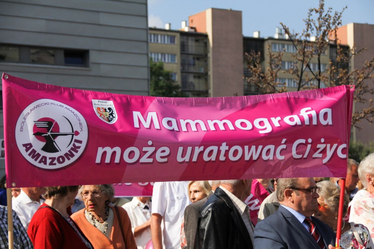Amazonki przeszły ulicami miasta w ramach Dnia Walki z Rakiem