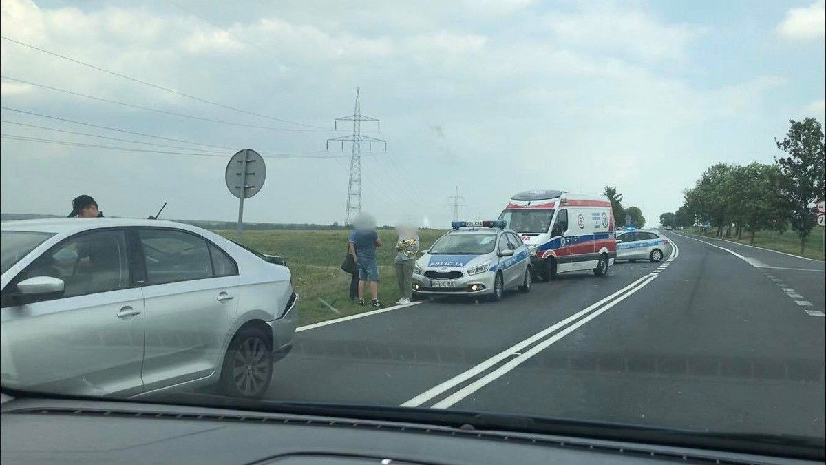 Kolizja w Wilczym Lesie. Sprawca uciekł z miejsca zdarzenia