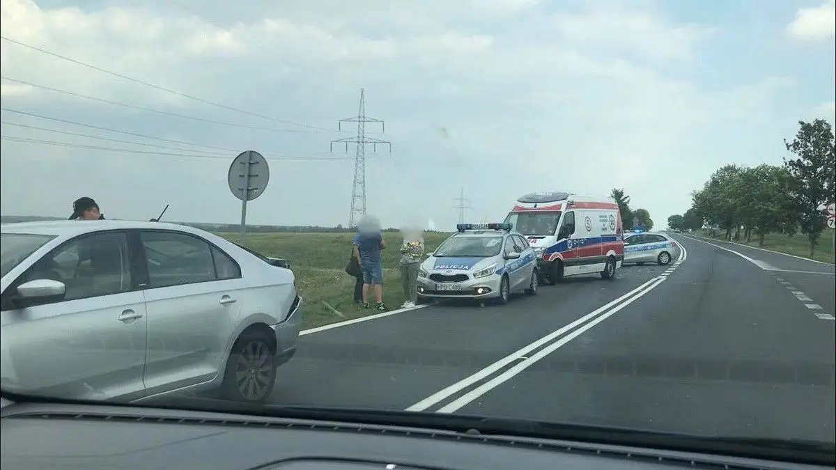 Kolizja w Wilczym Lesie. Sprawca uciekł z miejsca zdarzenia