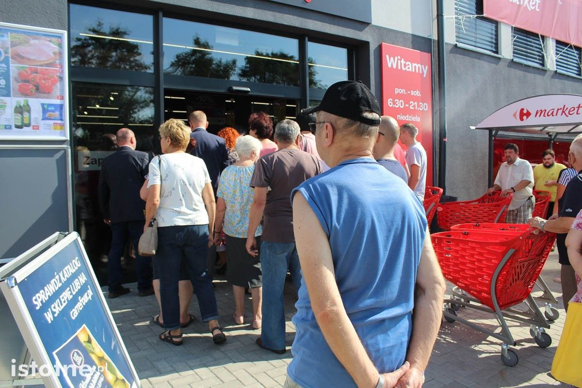 Mały szturm na nowy market w Bolesławcu