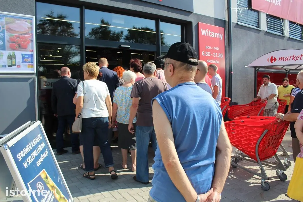Mały szturm na nowy market w Bolesławcu