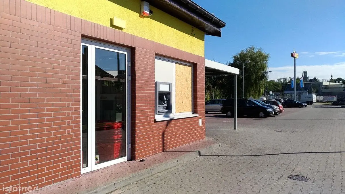 Jest nowy bankomat przy Biedronce na Wróblewskiego