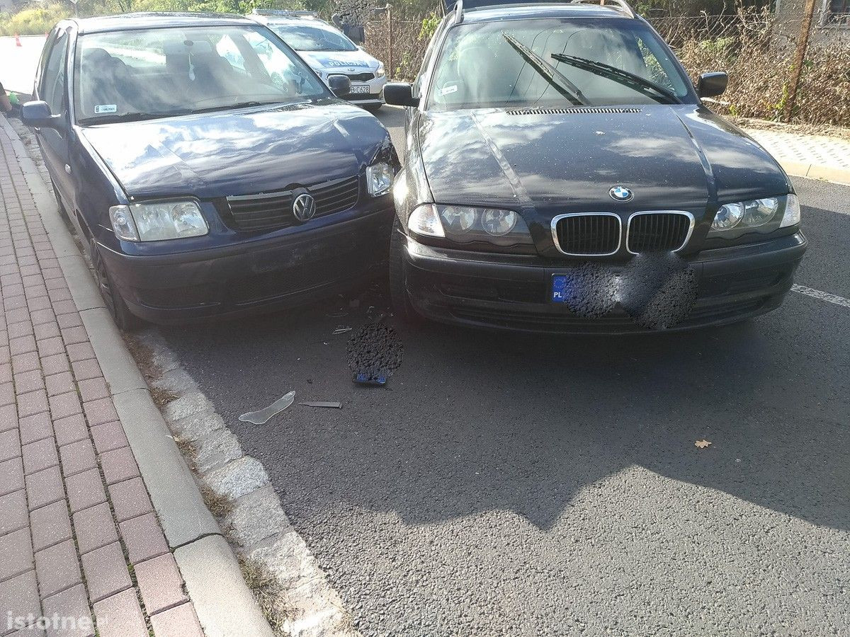 Dwa auta zderzyły się na Zabobrzu, jedna osoba ranna