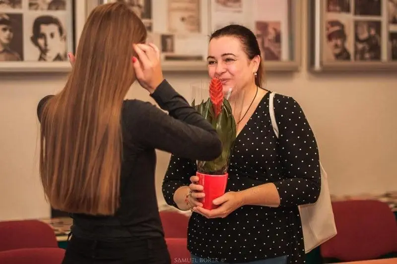 Klasa hotelarska w Paryżu wirtualnie z Grażyną Hanaf