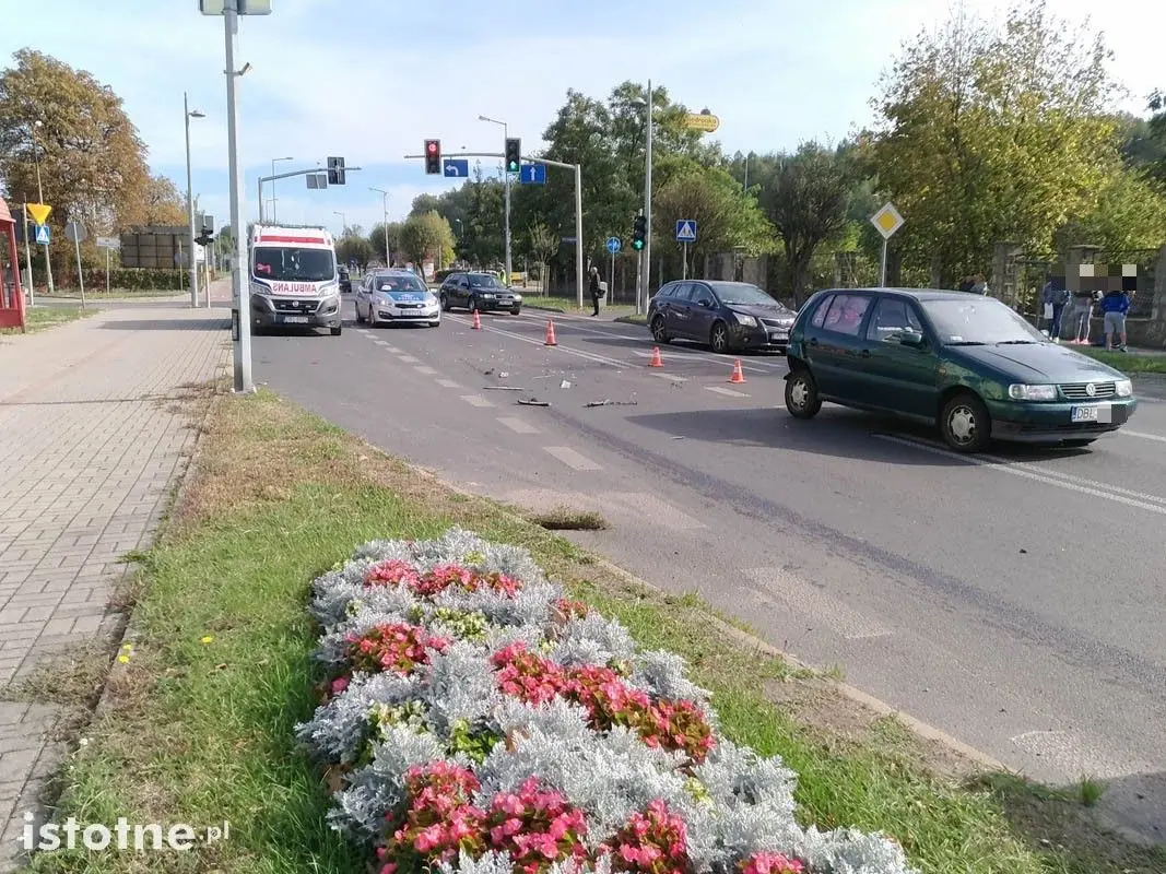 Zderzenie trzech aut na alei Tysiąclecia