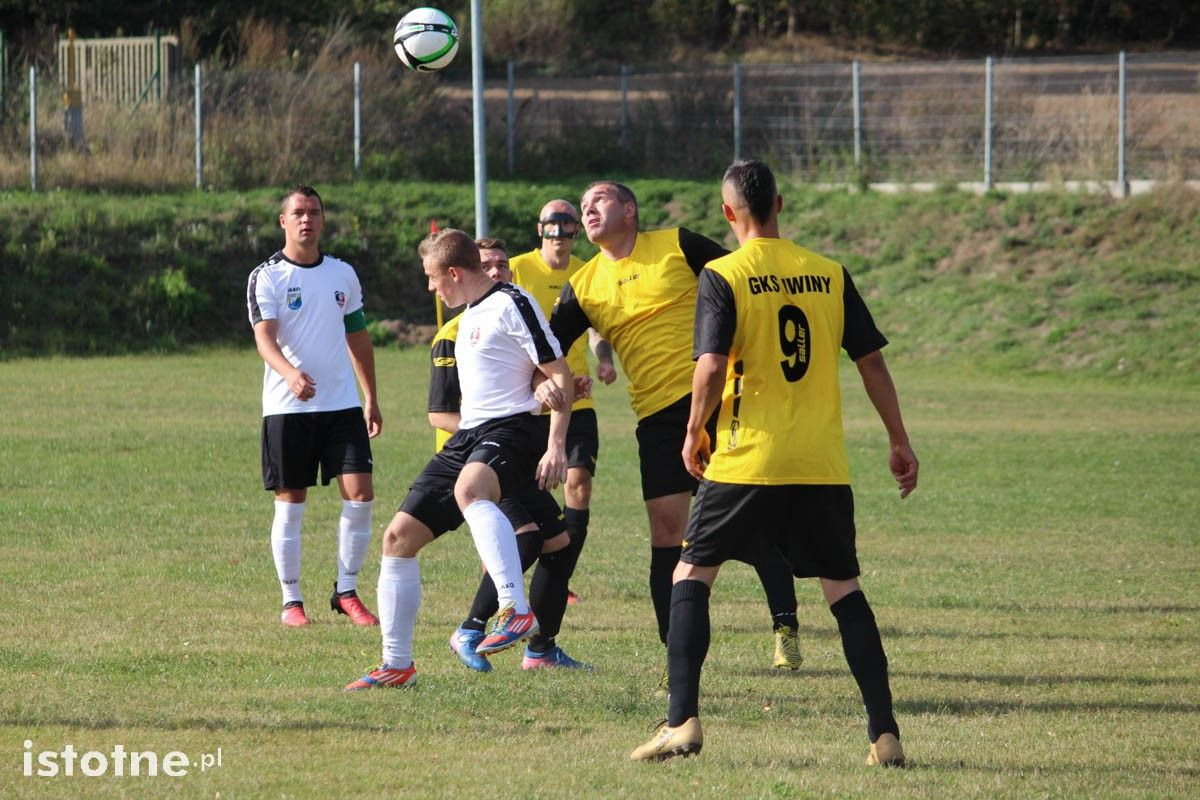 Twardy wygrywa w Iwinach