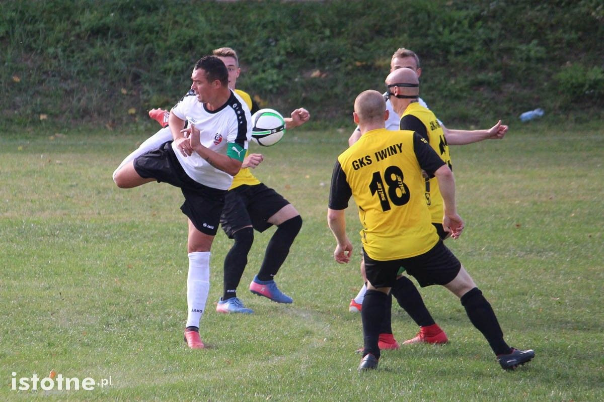 Twardy wygrywa w Iwinach