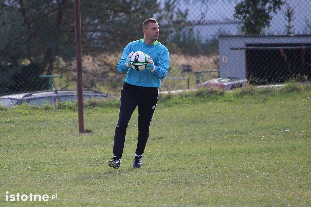 Twardy wygrywa w Iwinach