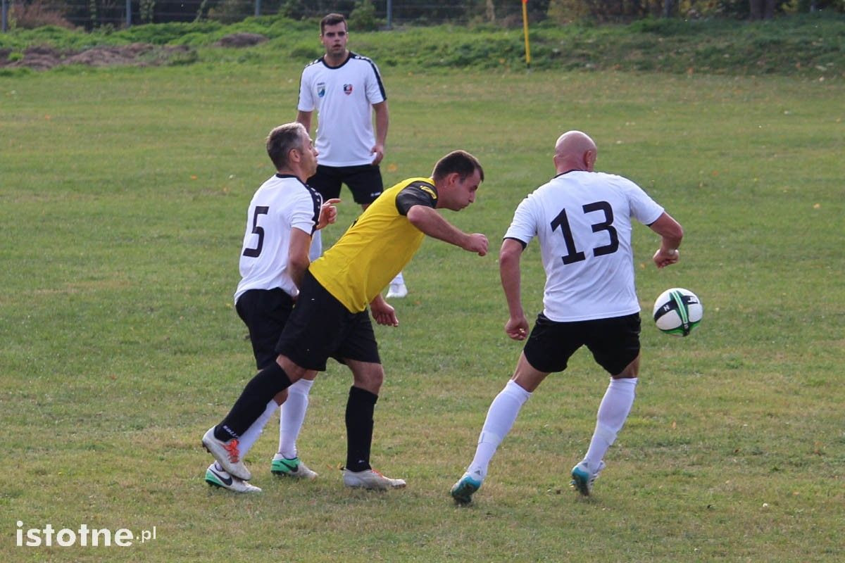 Twardy wygrywa w Iwinach