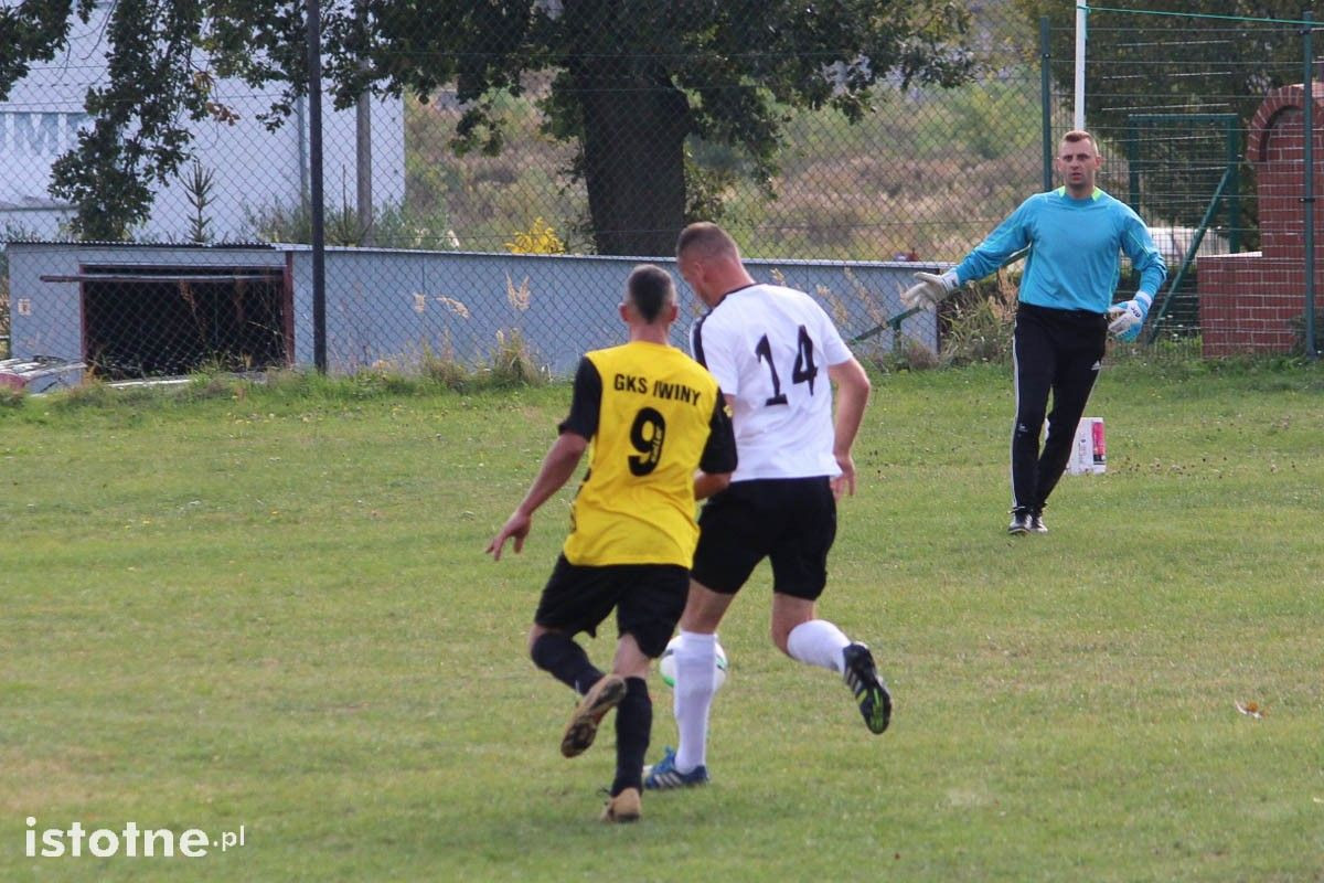 Twardy wygrywa w Iwinach