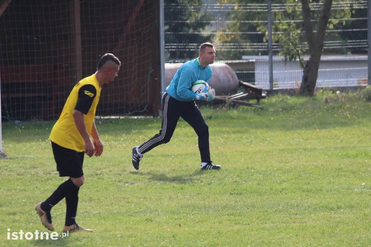 Twardy wygrywa w Iwinach