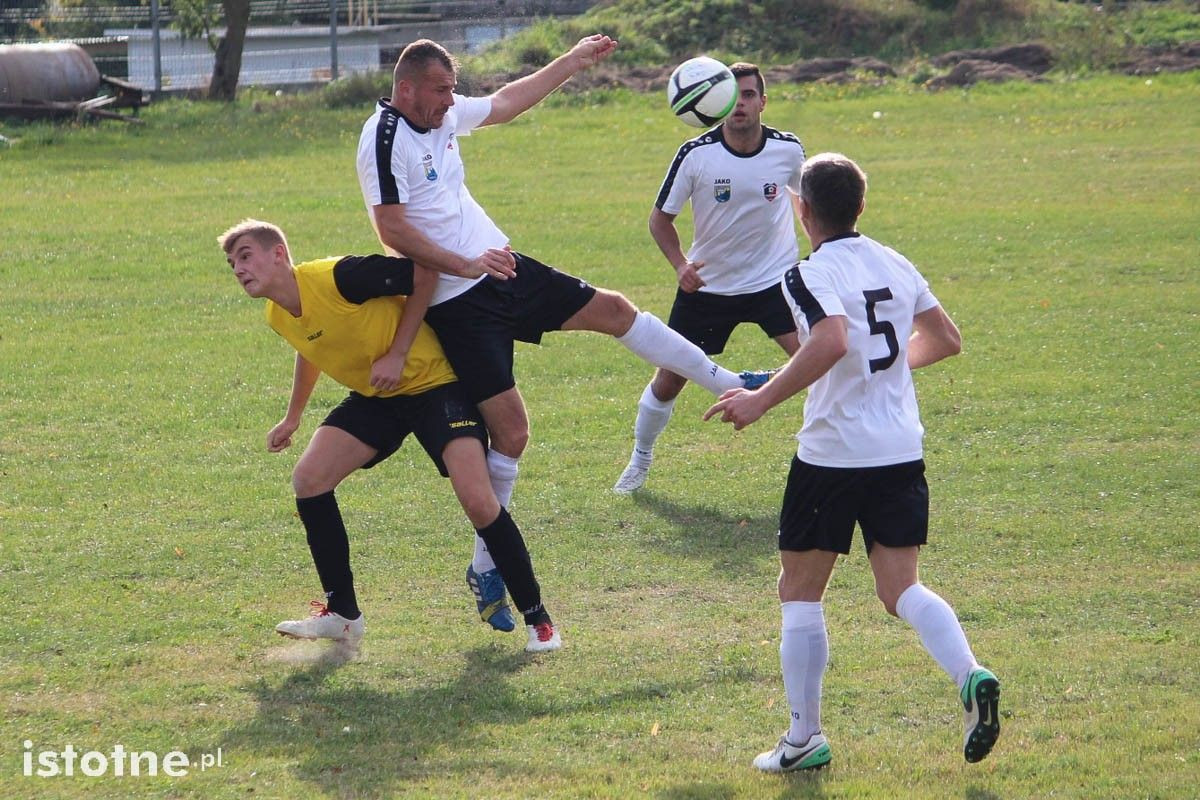 Twardy wygrywa w Iwinach