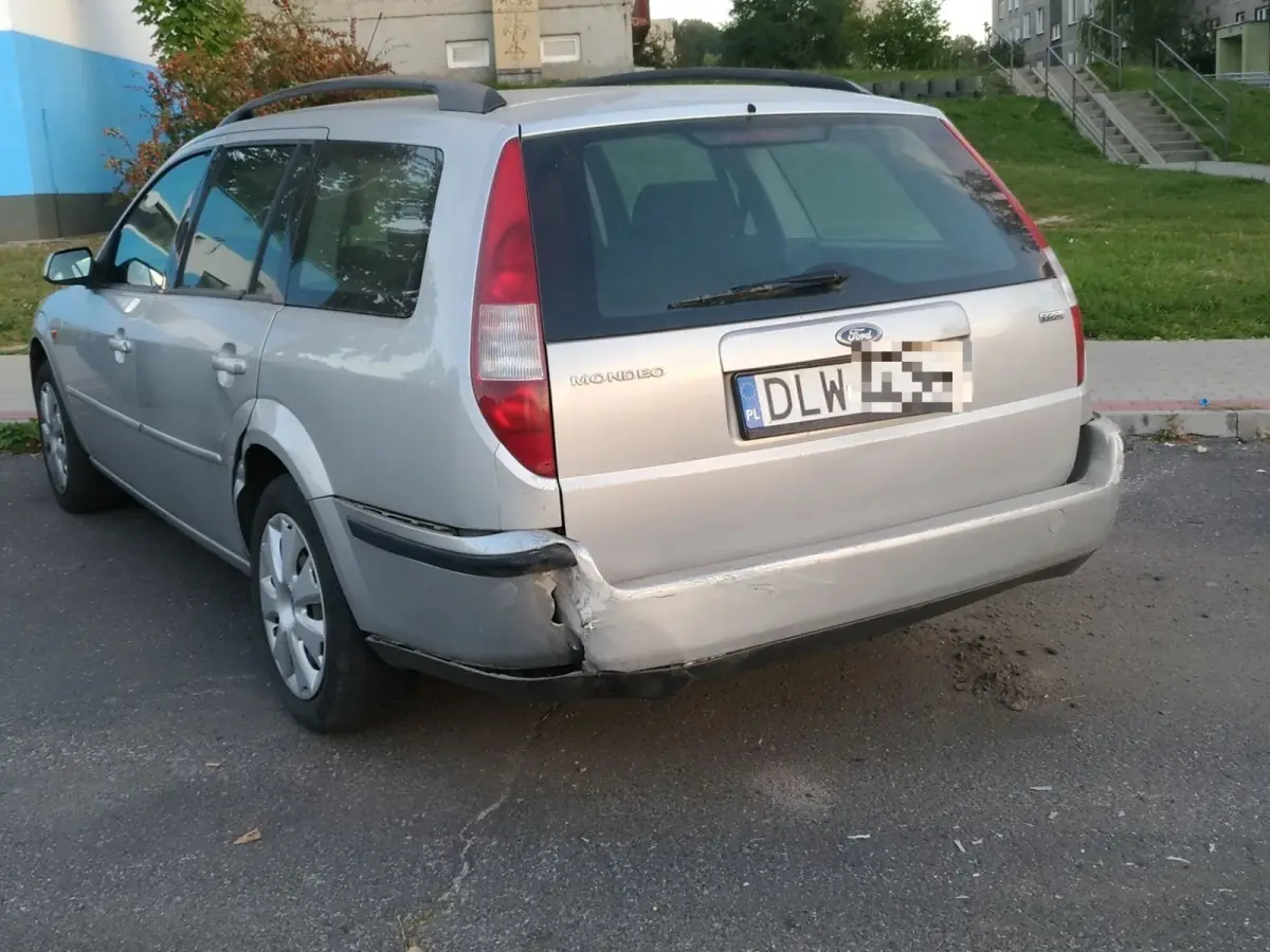 Kompletnie pijany kierowca uszkodził dwa samochody na Kleeberga