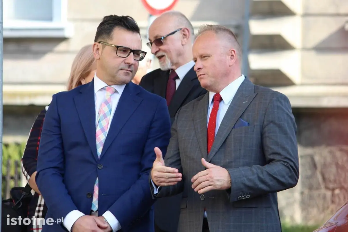 Odsłonięcie tablicy ku pamięci Jerzego Szmajdzińskiego