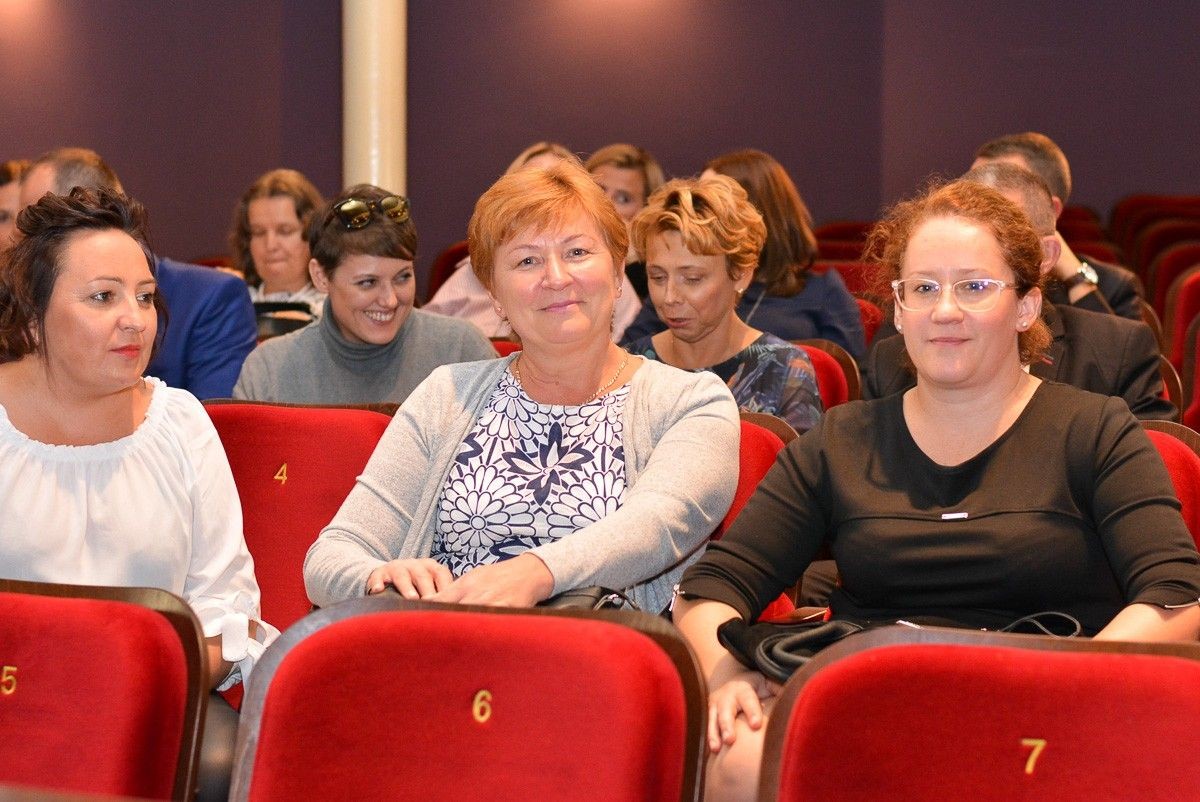 Najlepsi nauczyciele i dyrektorzy szkół powiatowych nagrodzeni