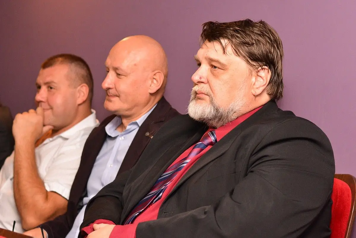 Najlepsi nauczyciele i dyrektorzy szkół powiatowych nagrodzeni