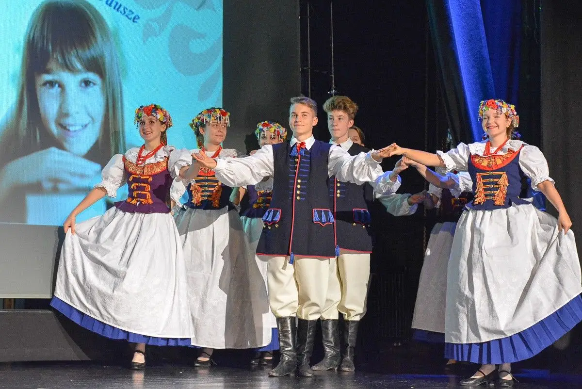 Najlepsi nauczyciele i dyrektorzy szkół powiatowych nagrodzeni