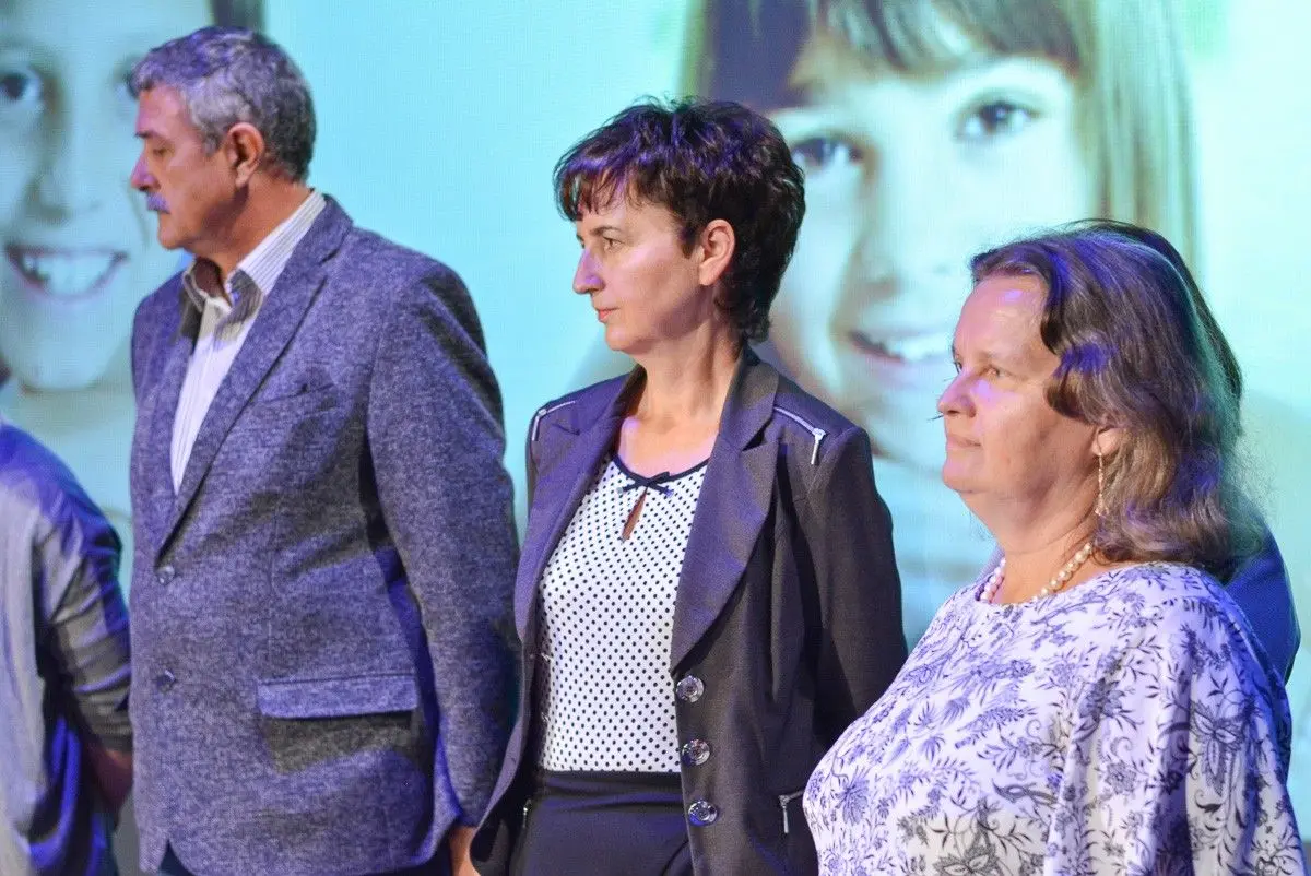 Najlepsi nauczyciele i dyrektorzy szkół powiatowych nagrodzeni