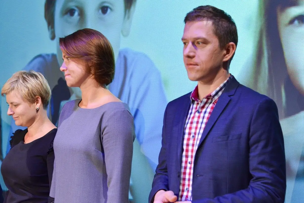 Najlepsi nauczyciele i dyrektorzy szkół powiatowych nagrodzeni