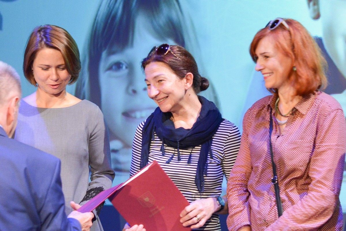 Najlepsi nauczyciele i dyrektorzy szkół powiatowych nagrodzeni