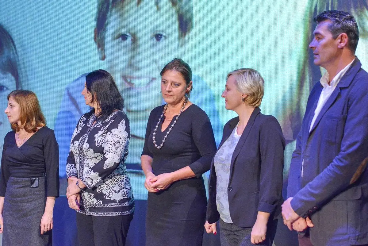 Najlepsi nauczyciele i dyrektorzy szkół powiatowych nagrodzeni