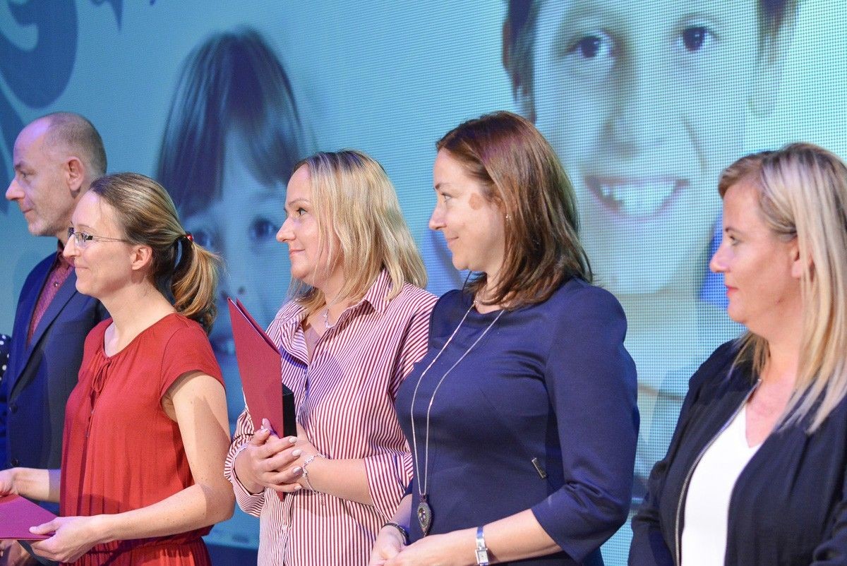 Najlepsi nauczyciele i dyrektorzy szkół powiatowych nagrodzeni