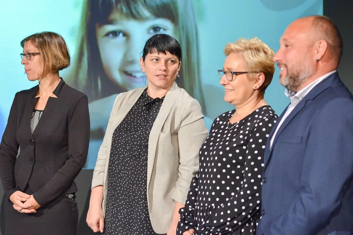Najlepsi nauczyciele i dyrektorzy szkół powiatowych nagrodzeni