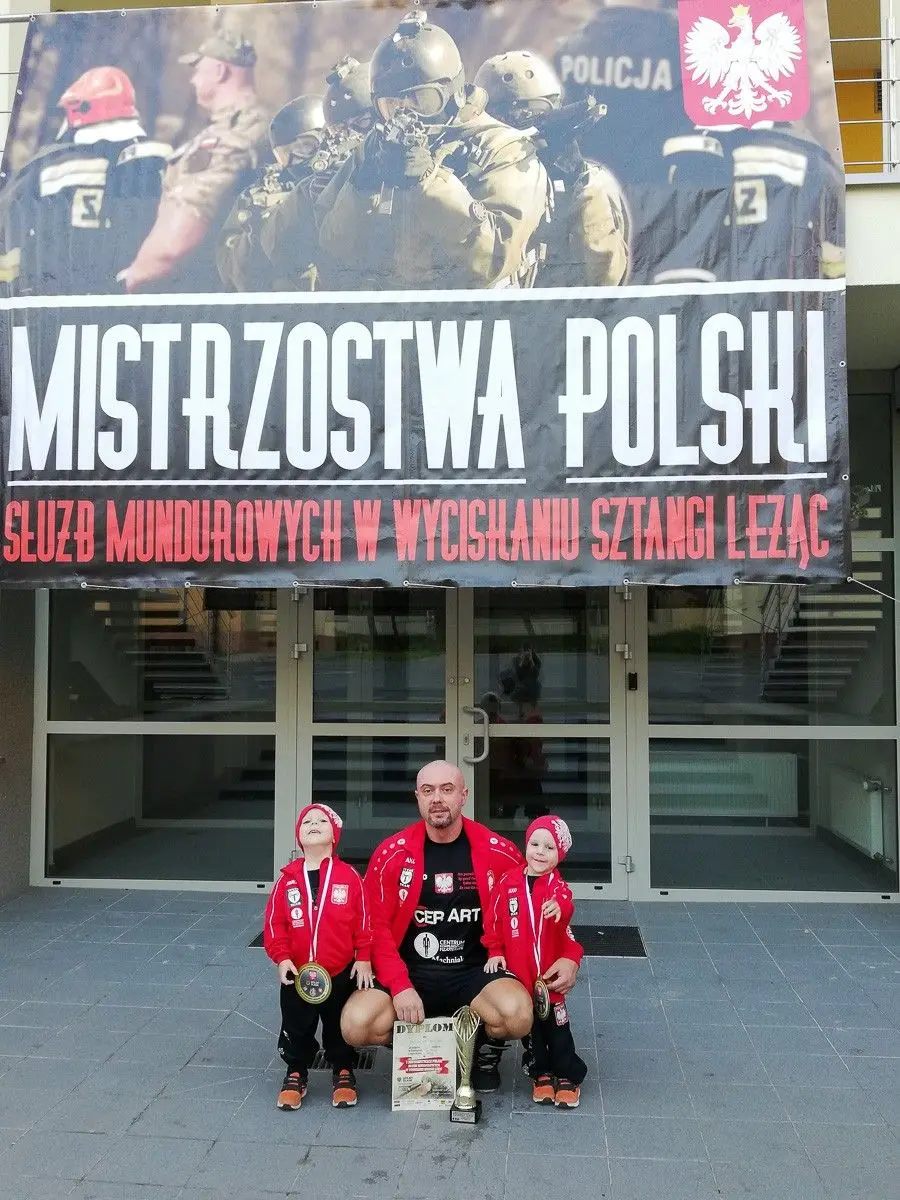 Nasz artylerzysta mistrzem Polski służb mundurowych w wyciskaniu sztangi leżąc