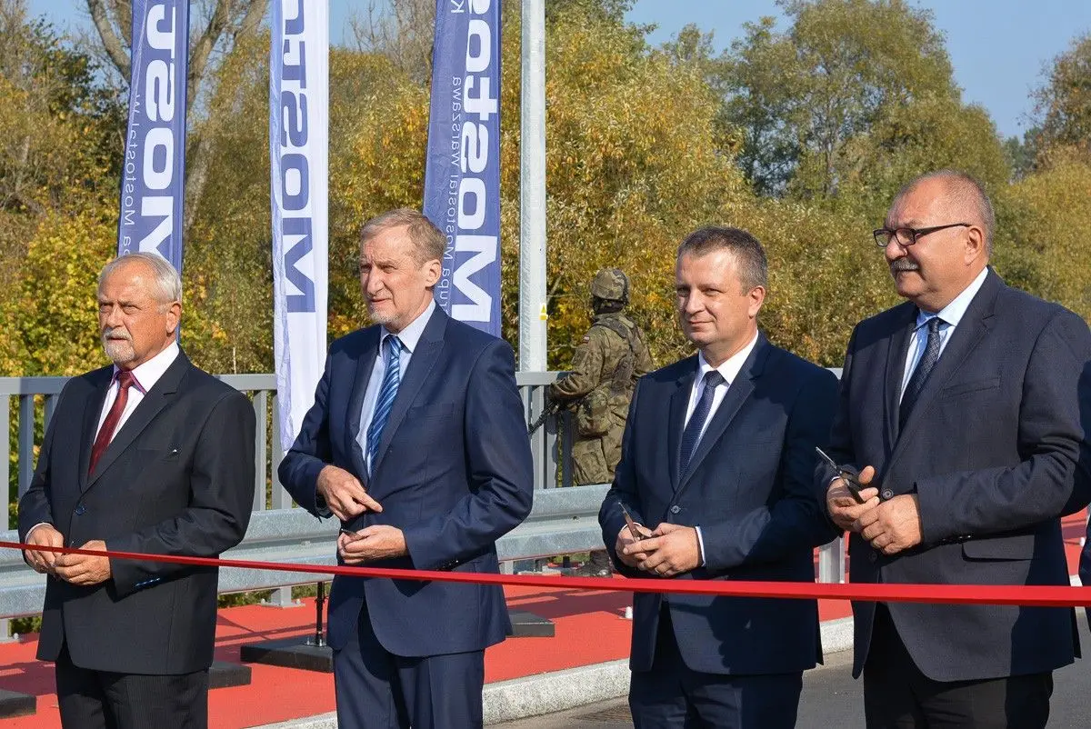 Największa inwestycja w historii Powiatu otwarta! Są wytrzymałe mosty w Świętoszowie