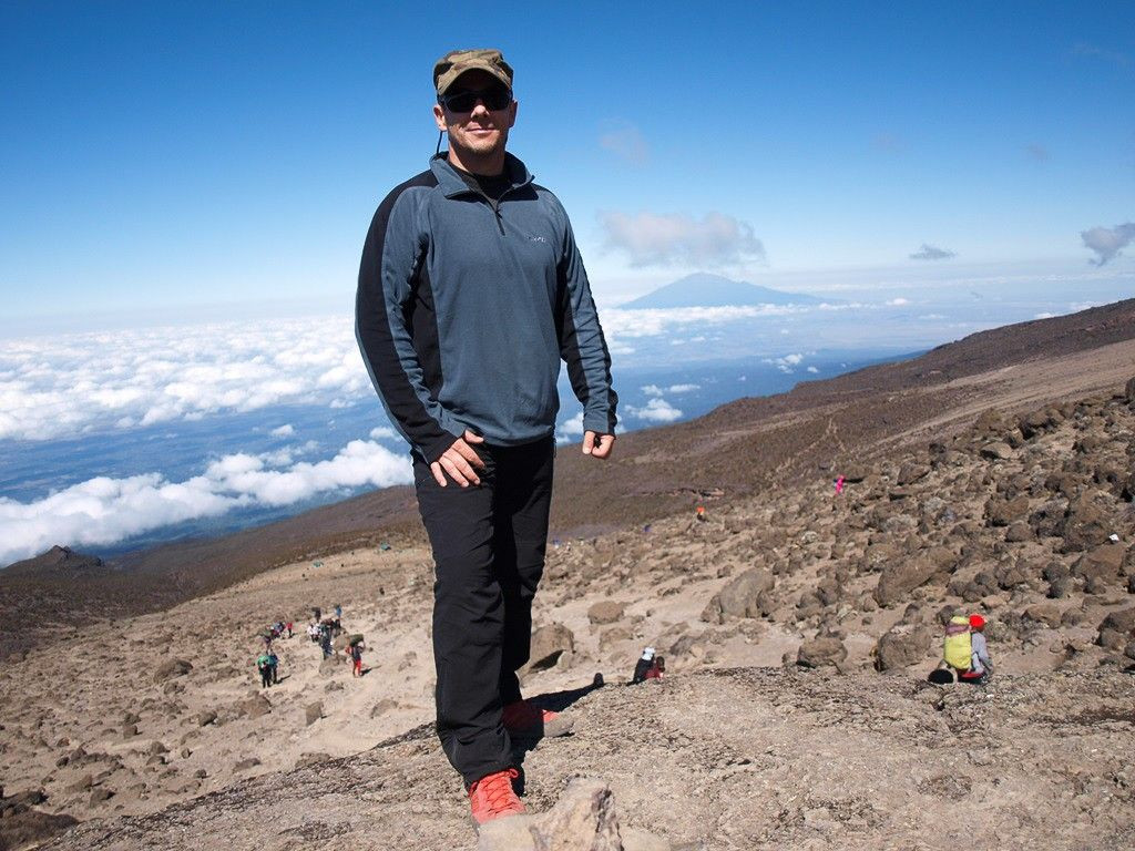 Bolesławiecki artylerzysta zdobył Kilimandżaro, najwyższy szczyt Afryki!