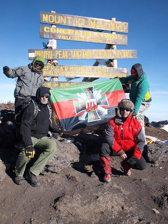 Bolesławiecki artylerzysta zdobył Kilimandżaro, najwyższy szczyt Afryki!