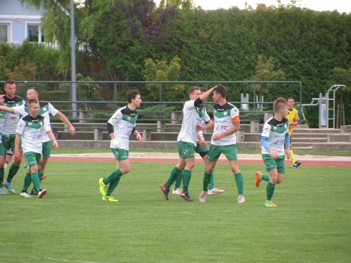 BKS wygrywa w Grębocicach