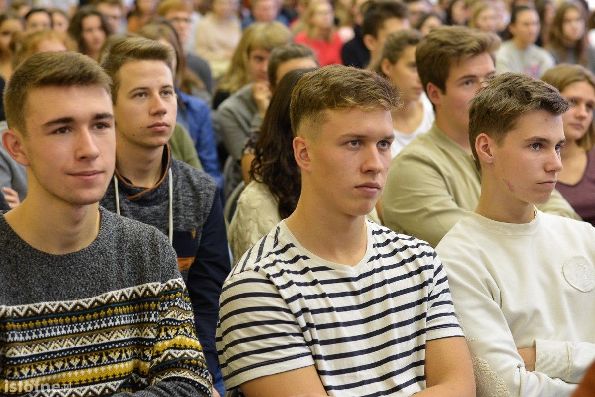 Oficjalne powitanie Gracjana Kozaka w I LO